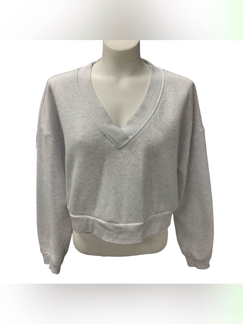 DKNY Sports Light Gray V-Neck Cropped Pullover Size M